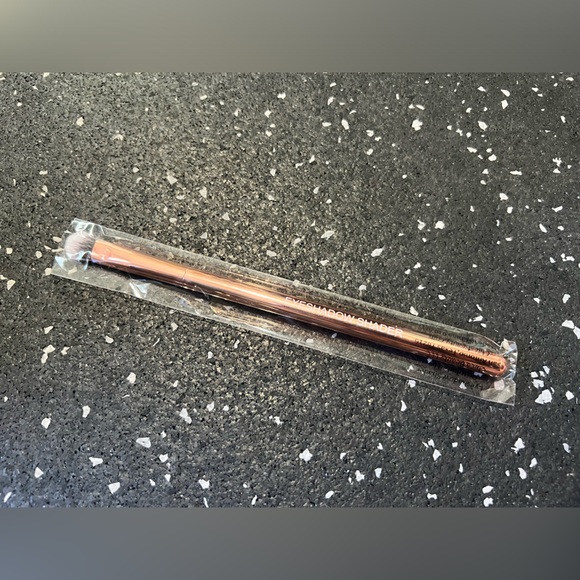 CHICABEAUTY | Eyeshadow Shader Brush - Picture 2 of 5